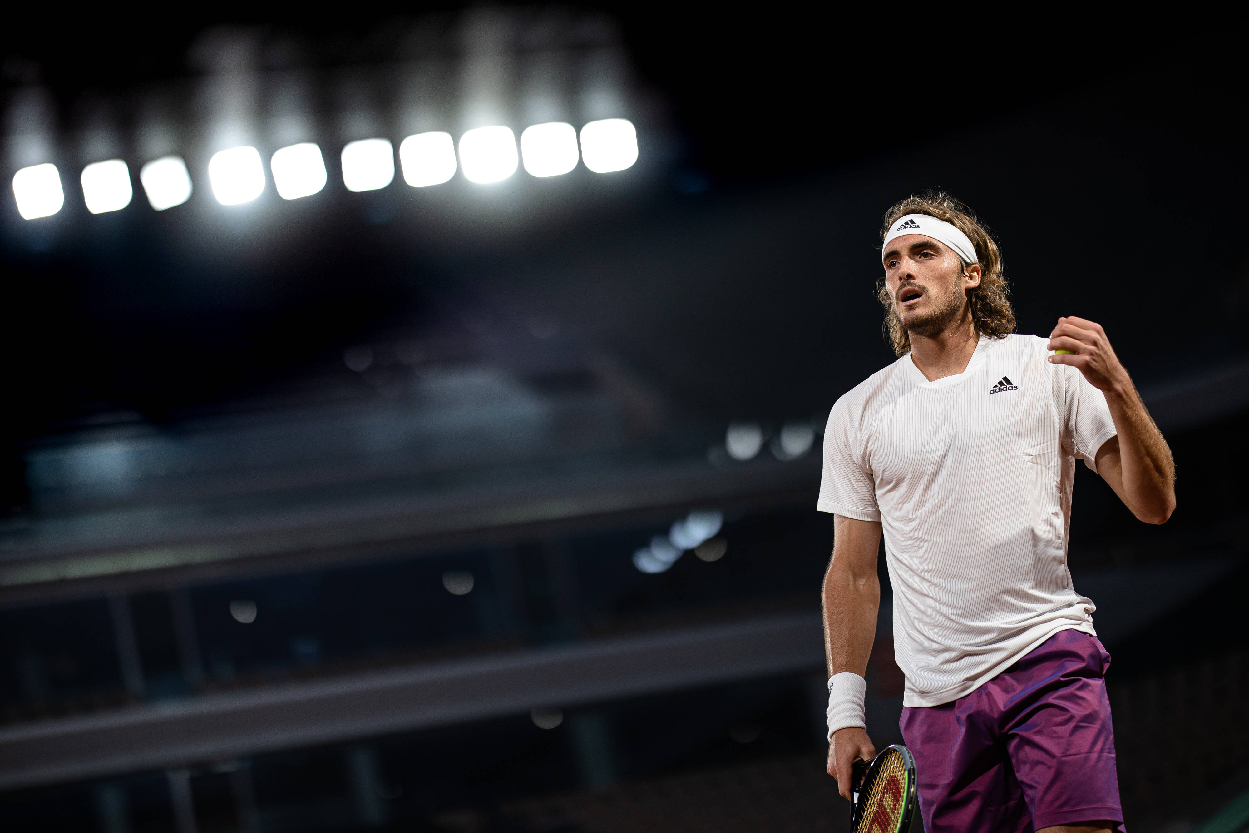 PG平台-包含西班牙网球队力克澳大利亚网球队，西西帕斯制霸全场的词条