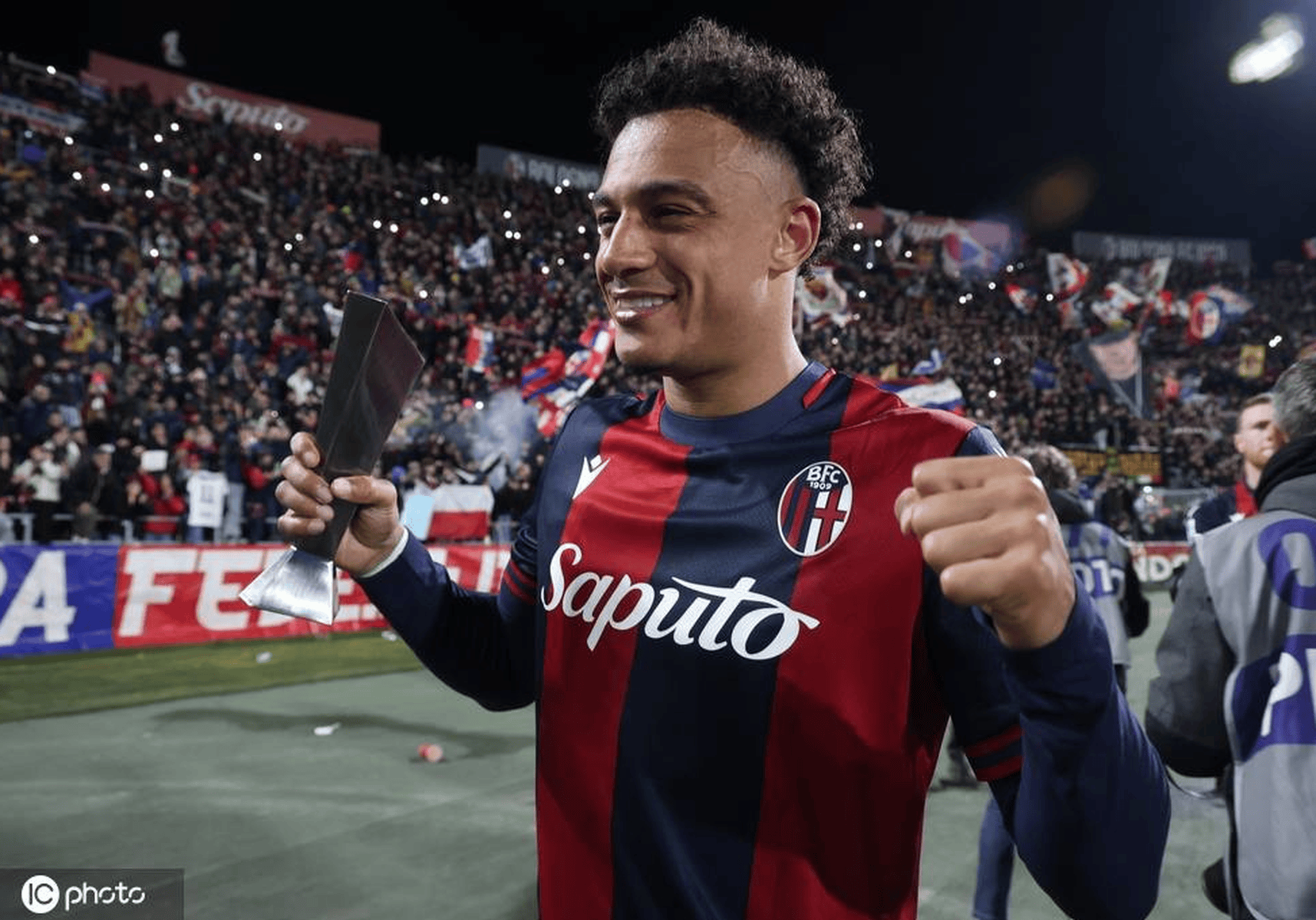 博洛尼亚中场传射破门,帮助球队获胜 博洛尼亚中场传射破门,帮助球队获胜