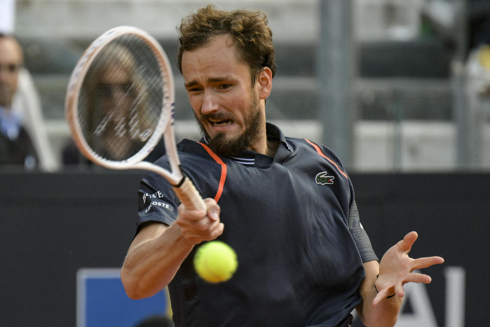 法国网球队绝地反击意大利网球队，梅德韦杰夫统治全场的简单介绍