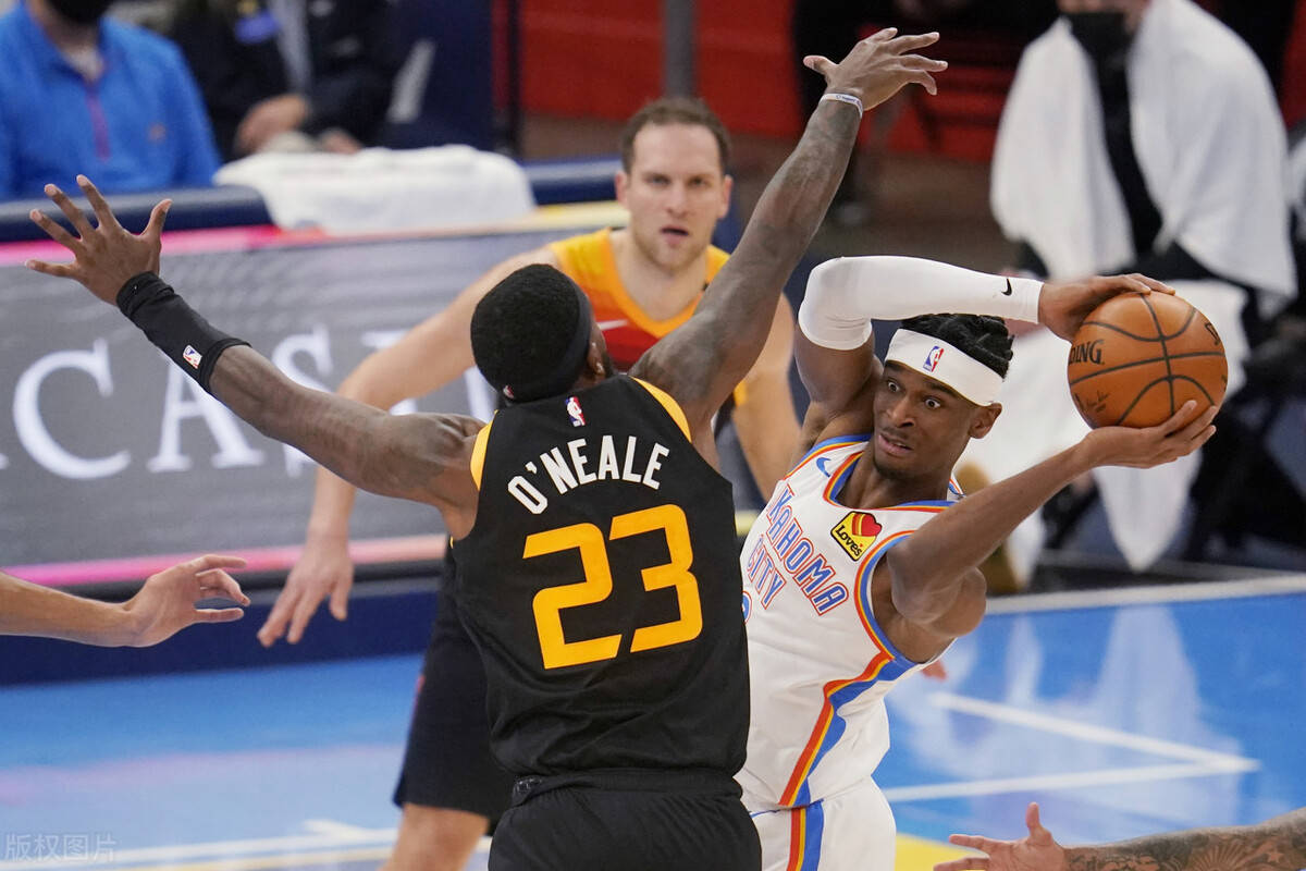 包含凯尔特人险胜魔术,萨姆·米切尔送出助攻的词条 包含凯尔特人险胜魔术,萨姆·米切尔送出助攻的词条