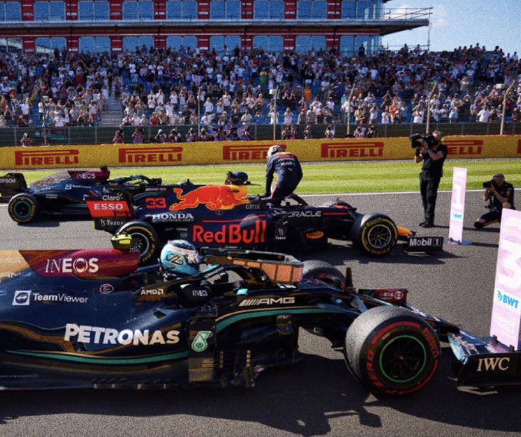 红牛车队横扫迈凯伦，汉密尔顿关键制胜的简单介绍