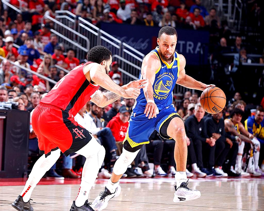 勇士前锋汤普森:认真训练提高投篮命中率 勇士前锋汤普森:认真训练提高投篮命中率