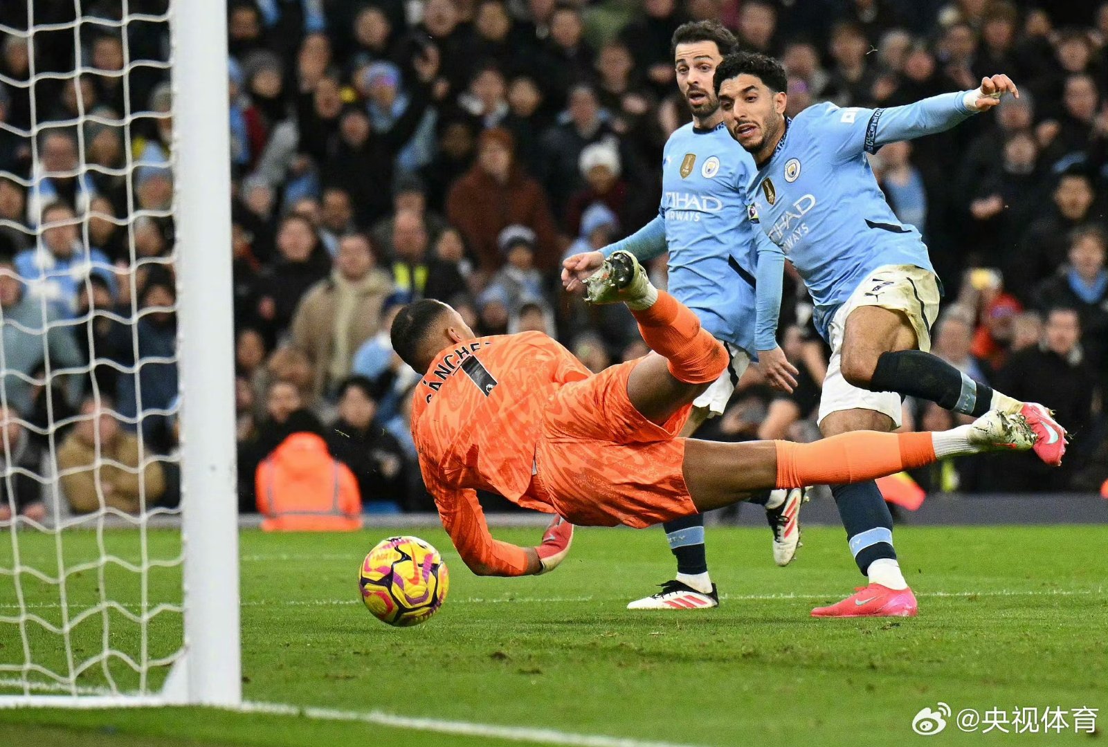 包含欧预赛赛场上球员技术娴熟，实力悬殊难分胜负的词条