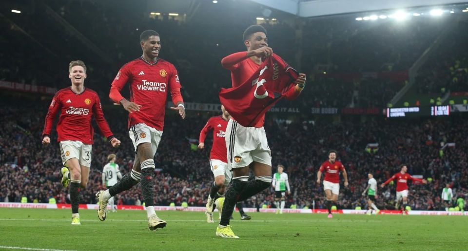 PG电子线上登入-利物浦为胜利狂欢，步入四强