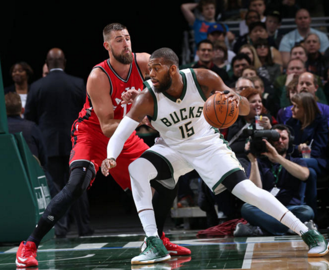 雄鹿主场比赛门票火爆销售，球迷热情高涨的简单介绍