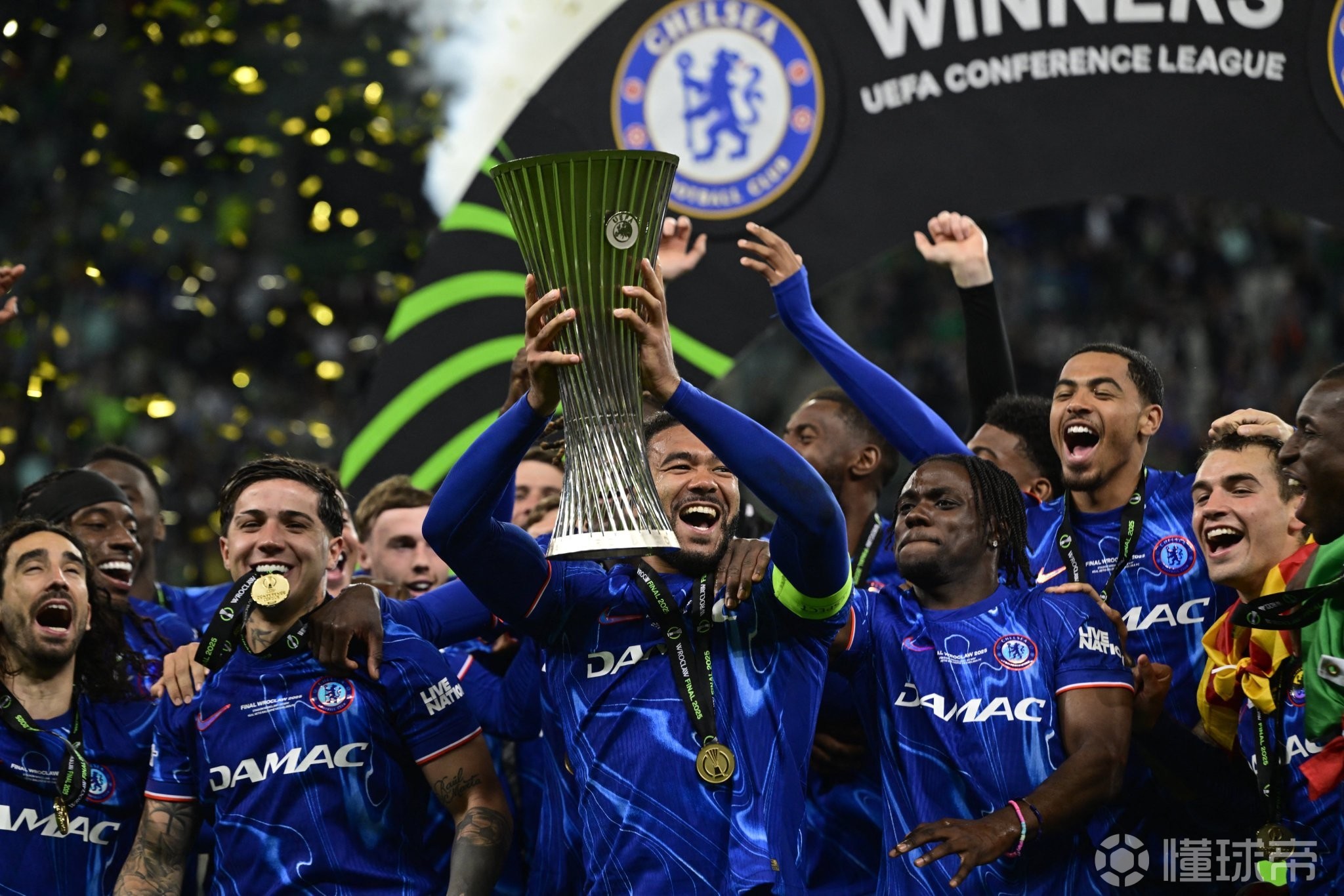 西亚球队在国际比赛中斩获胜利