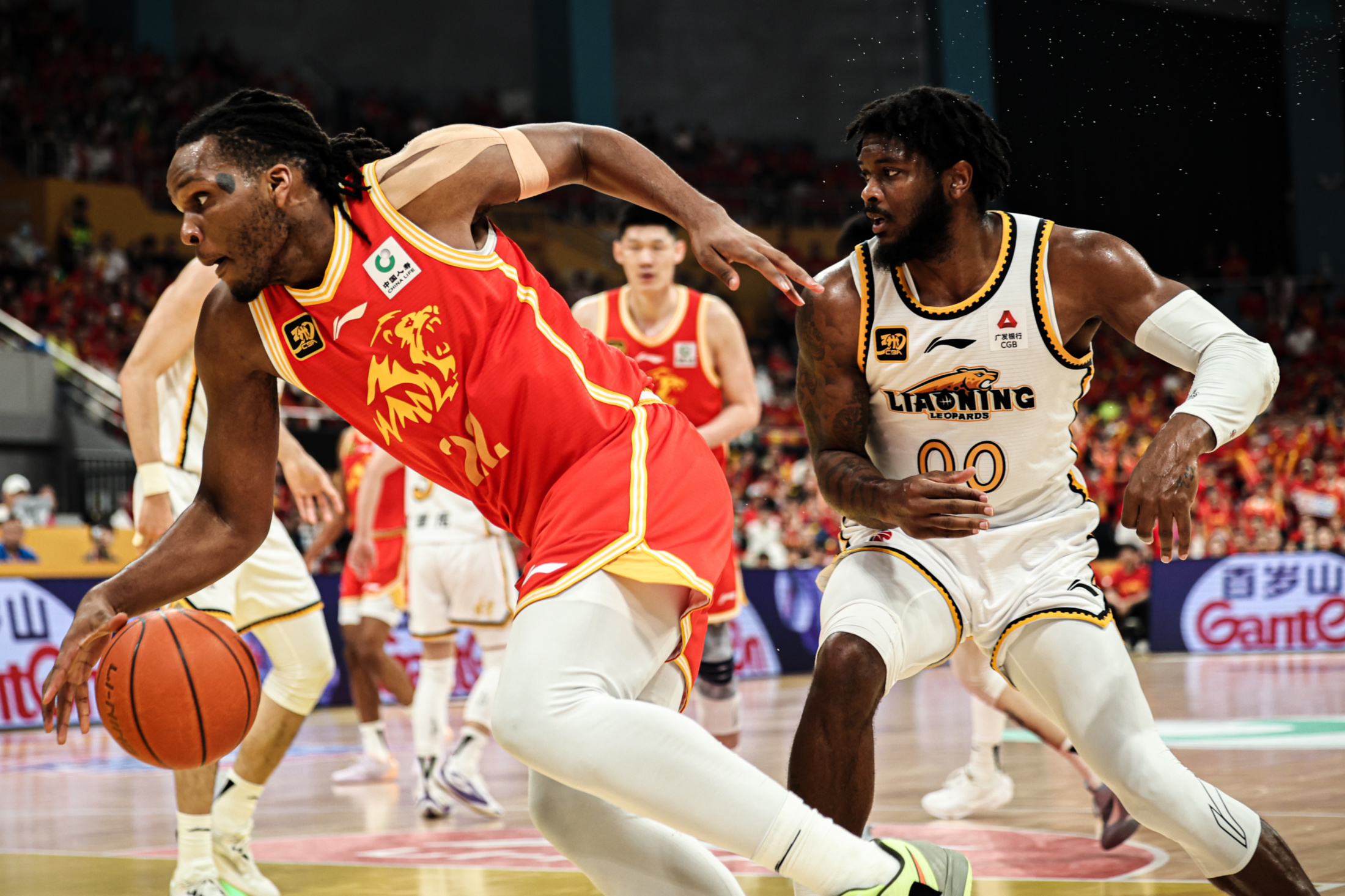 CBA球队外援火爆表现,成为最佳球员的简单介绍 CBA球队外援火爆表现,成为最佳球员的简单介绍