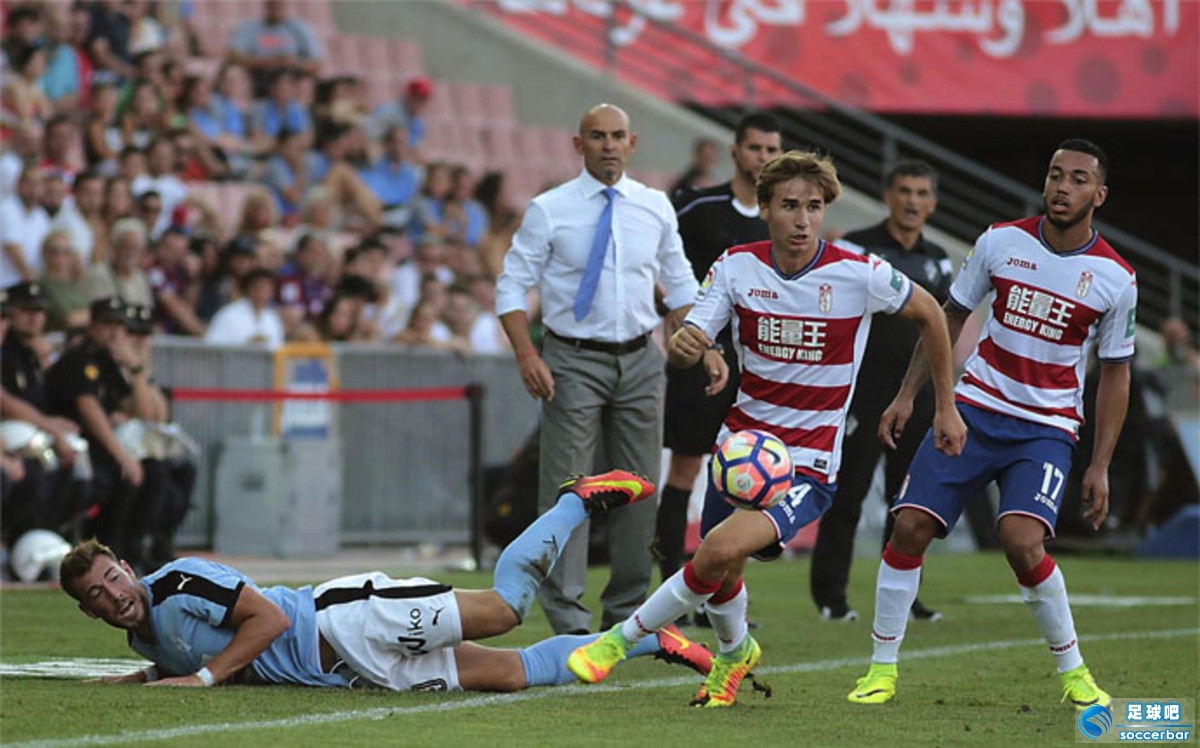 日本足球遭遇困境，寻求新教练提振士气