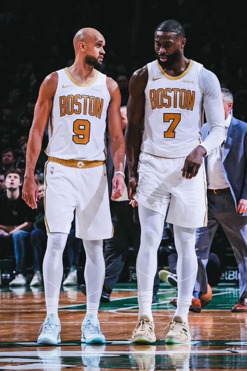 关于爵士强势凯尔特人B队，杰伦·布朗打破历史纪录的信息