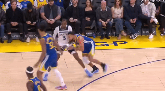 勇士B队强势火箭，戈贝尔完成帽子戏法的简单介绍