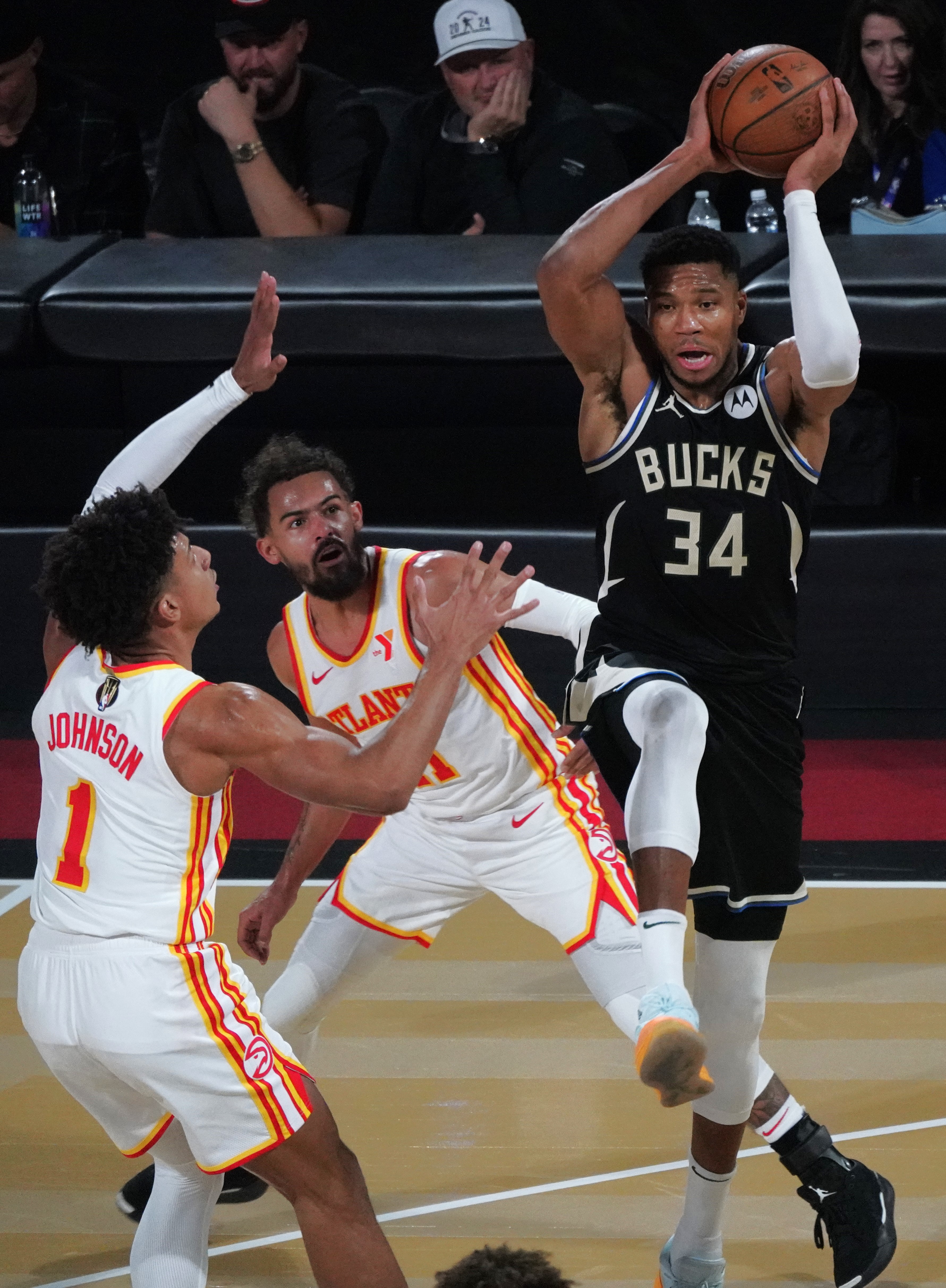 PG电子官方-篮网力克雄鹿，乔治制霸全场的简单介绍